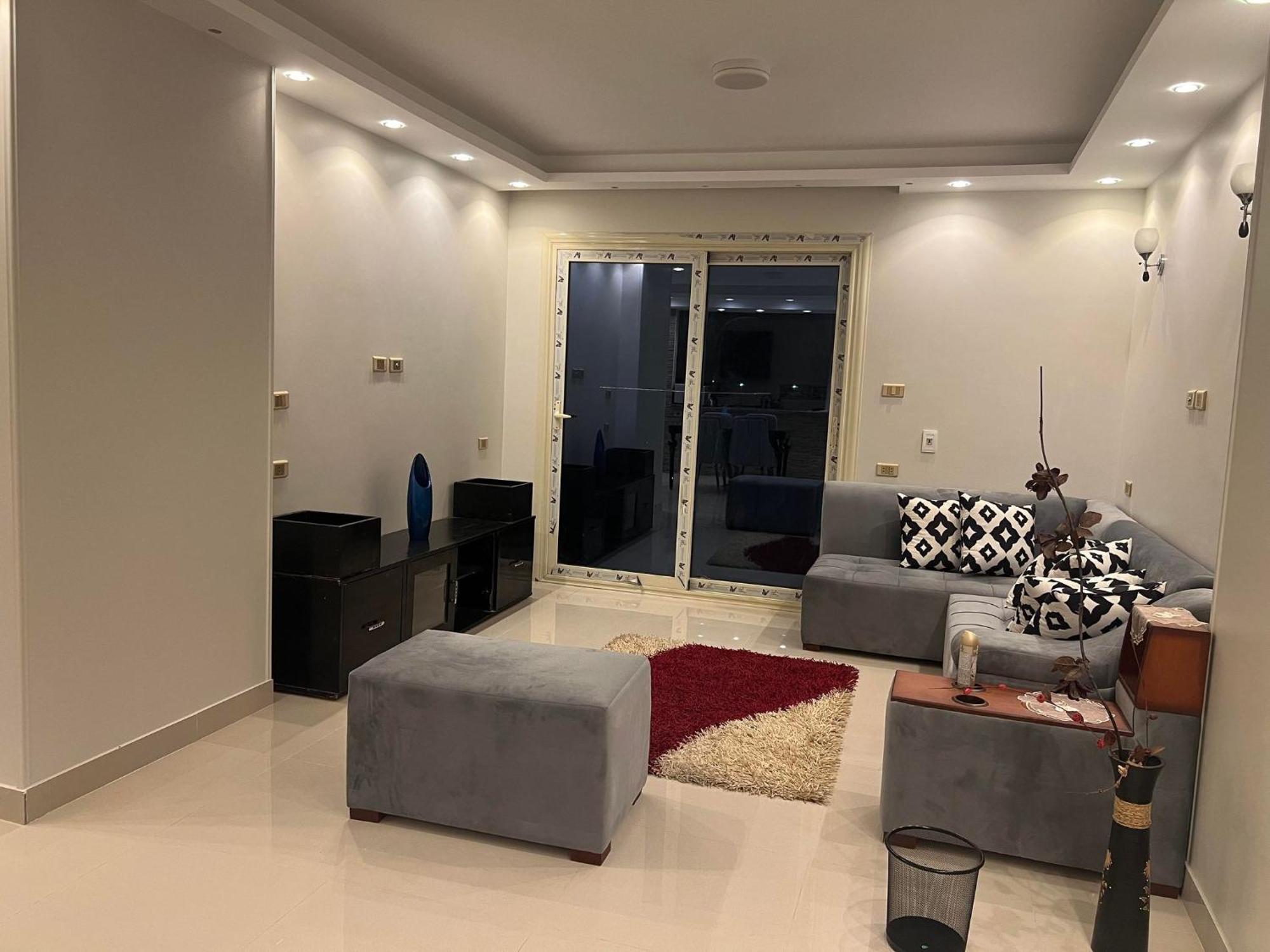 Comfy Luxurious Apartments In Central Location In Mansheyet El Bakry East カイロ エクステリア 写真