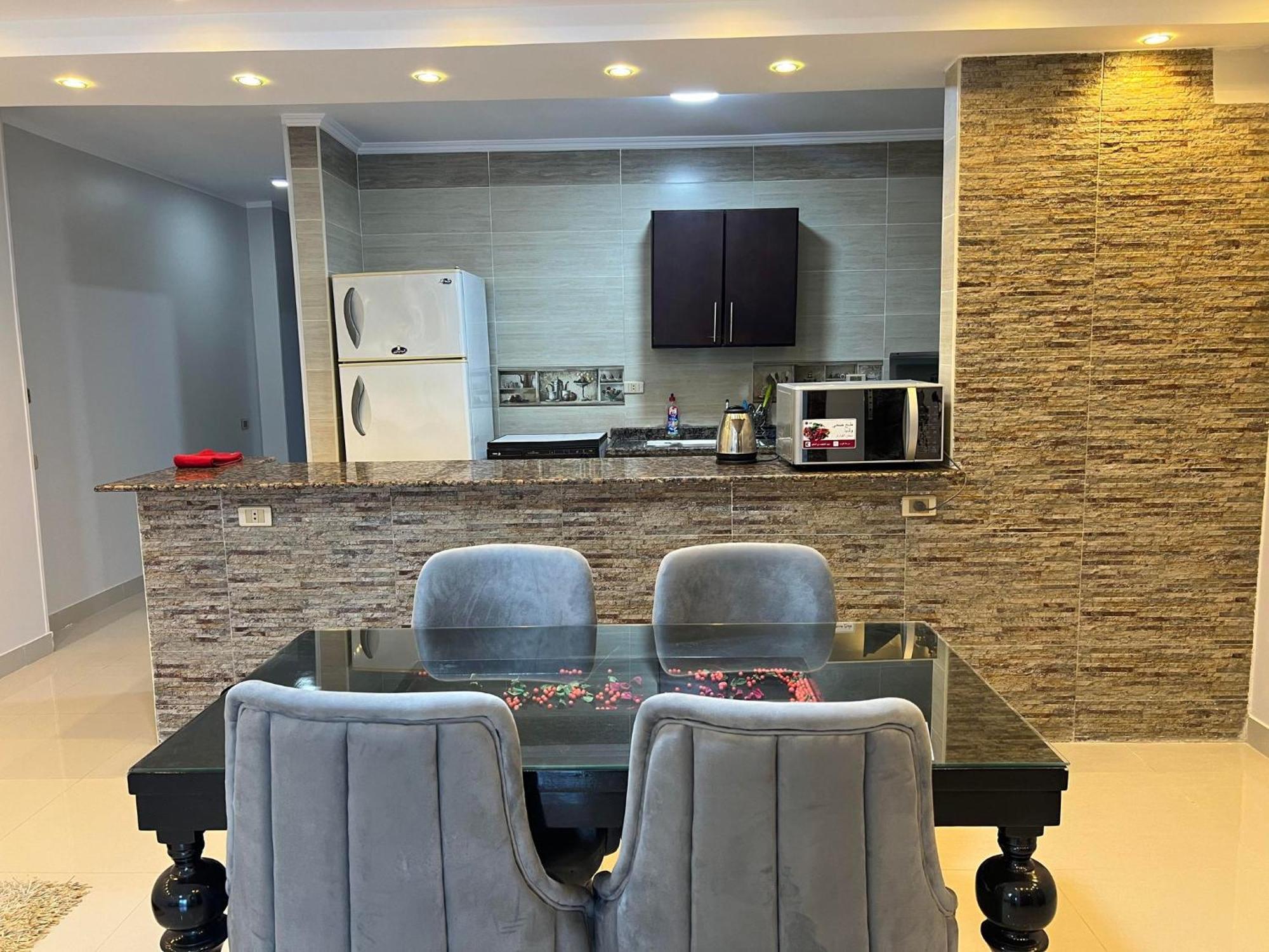 Comfy Luxurious Apartments In Central Location In Mansheyet El Bakry East カイロ エクステリア 写真