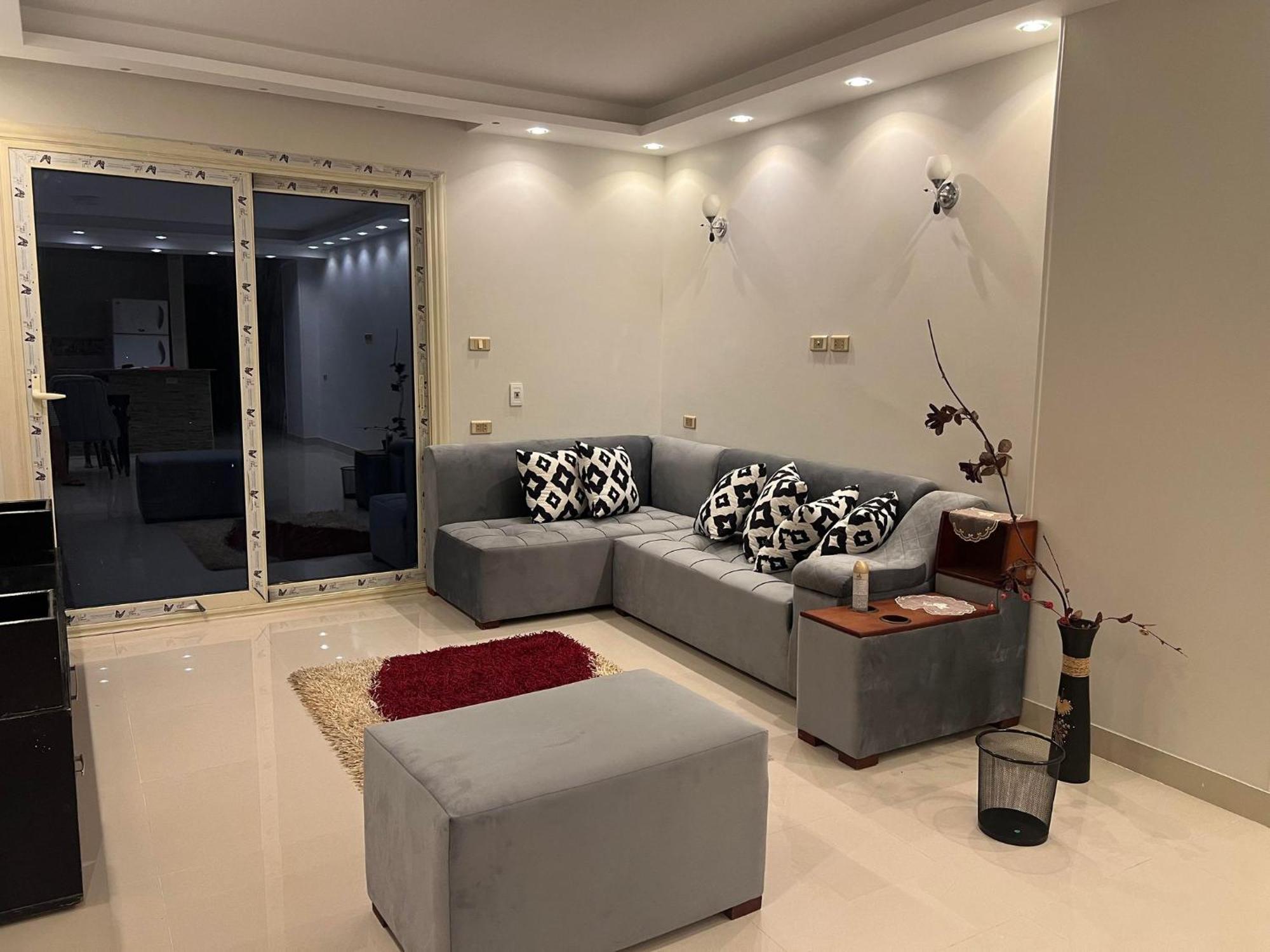 Comfy Luxurious Apartments In Central Location In Mansheyet El Bakry East カイロ エクステリア 写真