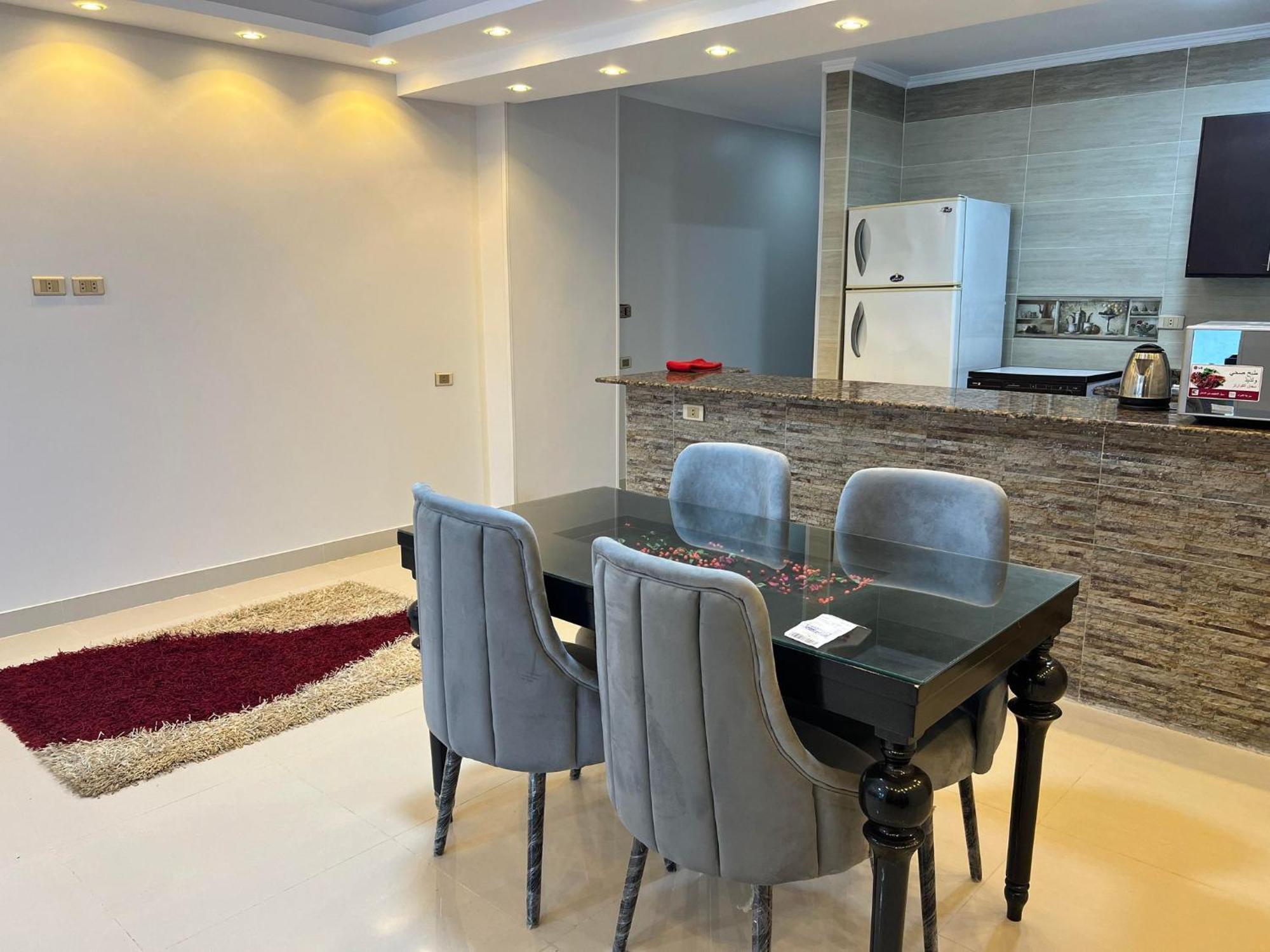 Comfy Luxurious Apartments In Central Location In Mansheyet El Bakry East カイロ エクステリア 写真