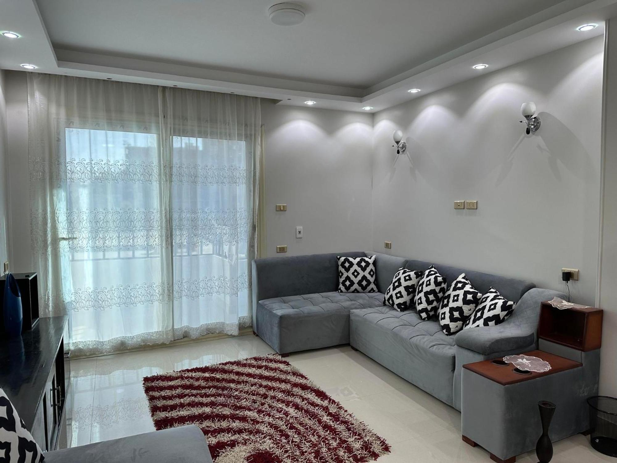 Comfy Luxurious Apartments In Central Location In Mansheyet El Bakry East カイロ エクステリア 写真