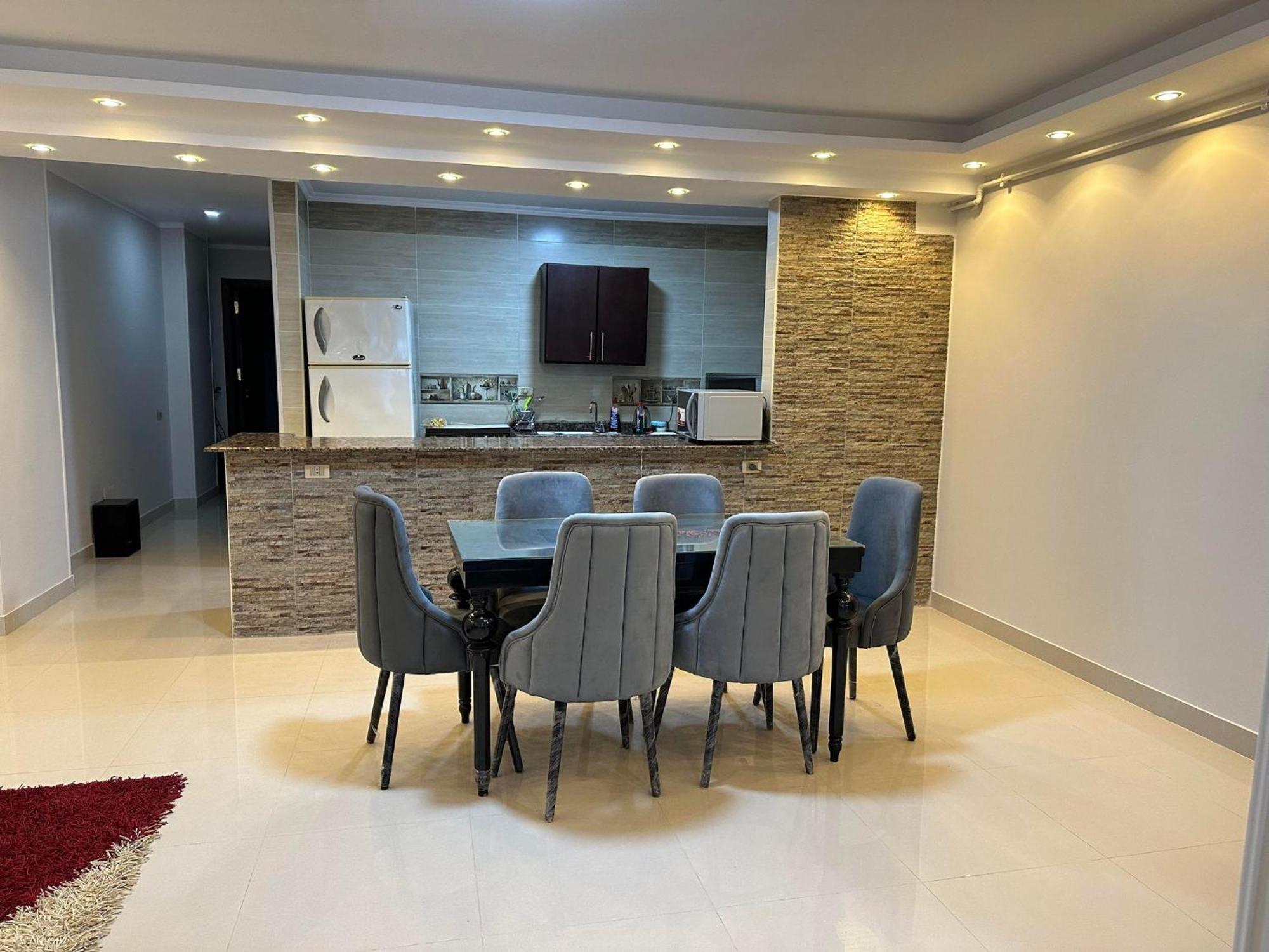 Comfy Luxurious Apartments In Central Location In Mansheyet El Bakry East カイロ エクステリア 写真