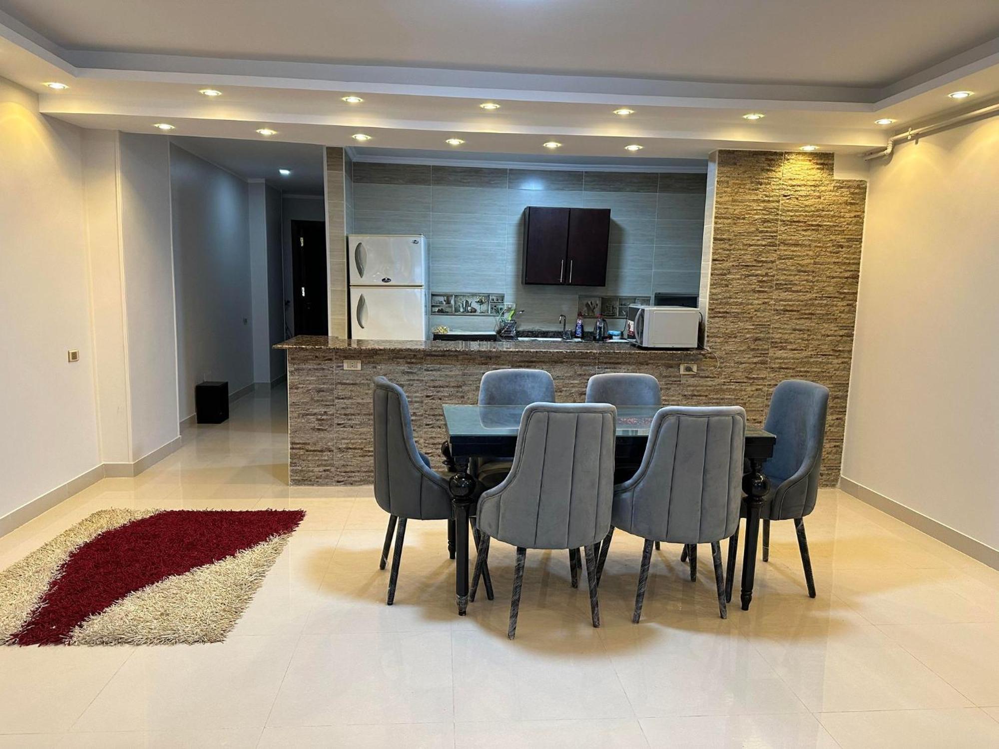 Comfy Luxurious Apartments In Central Location In Mansheyet El Bakry East カイロ エクステリア 写真