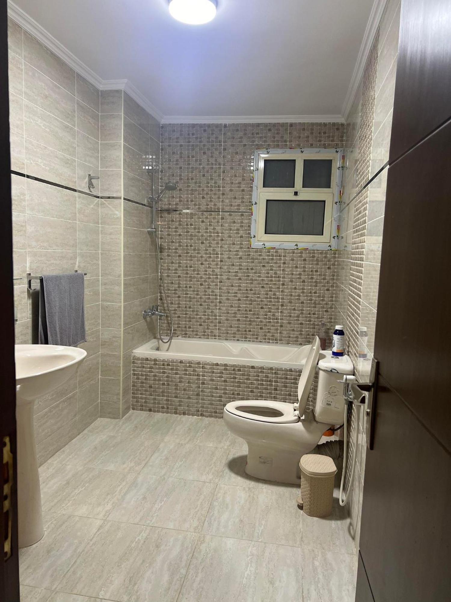 Comfy Luxurious Apartments In Central Location In Mansheyet El Bakry East カイロ エクステリア 写真