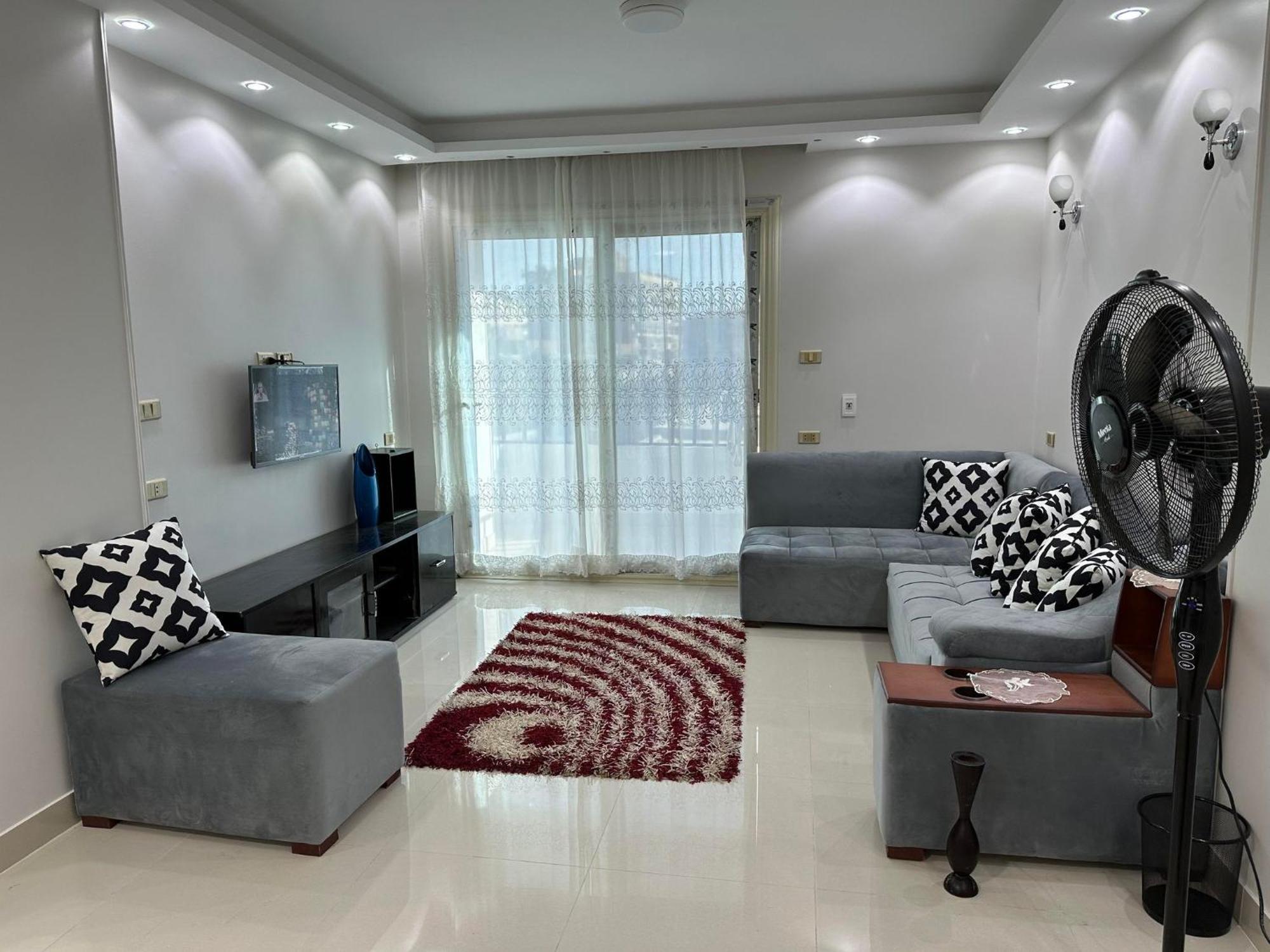 Comfy Luxurious Apartments In Central Location In Mansheyet El Bakry East カイロ エクステリア 写真