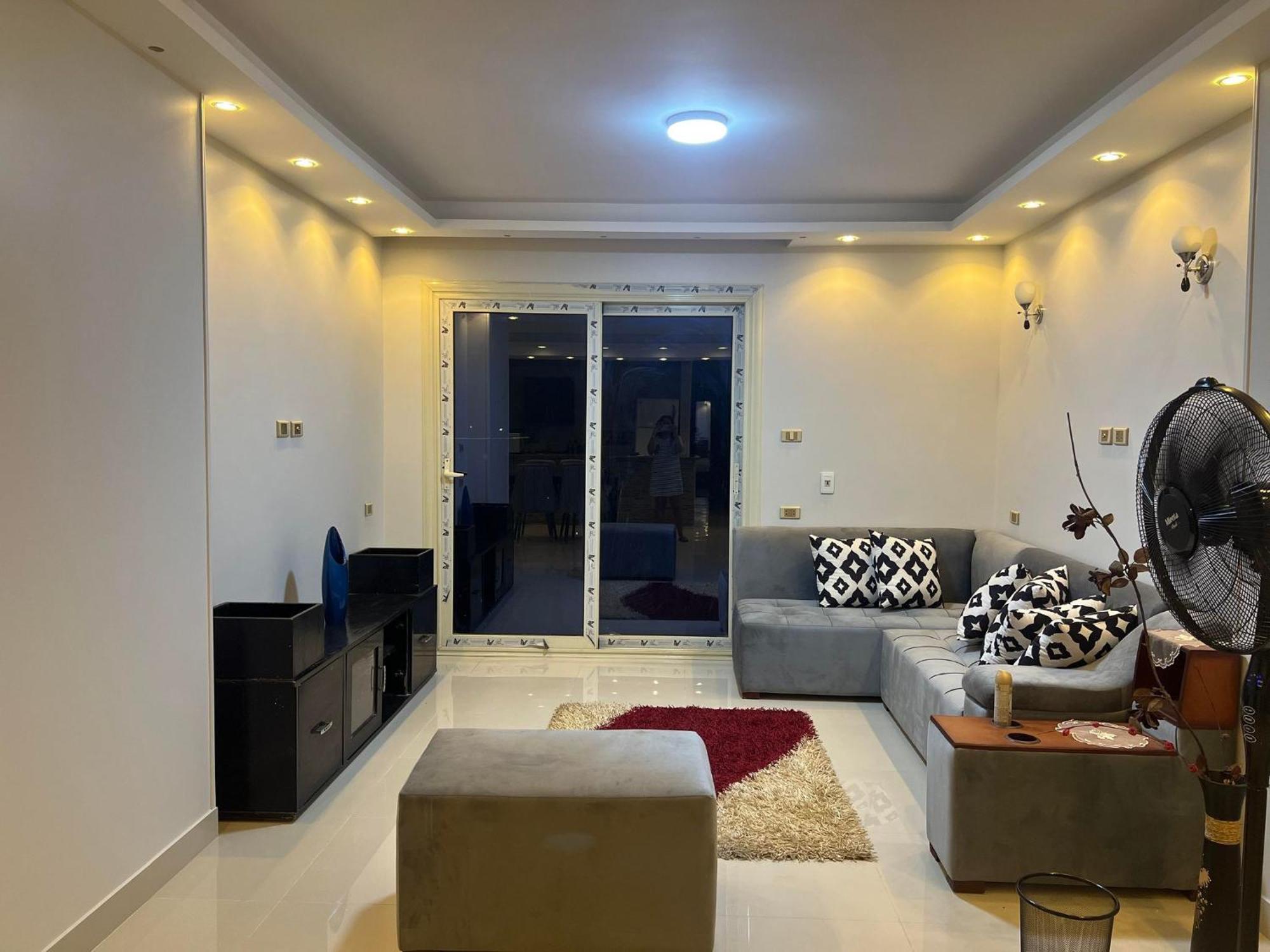 Comfy Luxurious Apartments In Central Location In Mansheyet El Bakry East カイロ エクステリア 写真