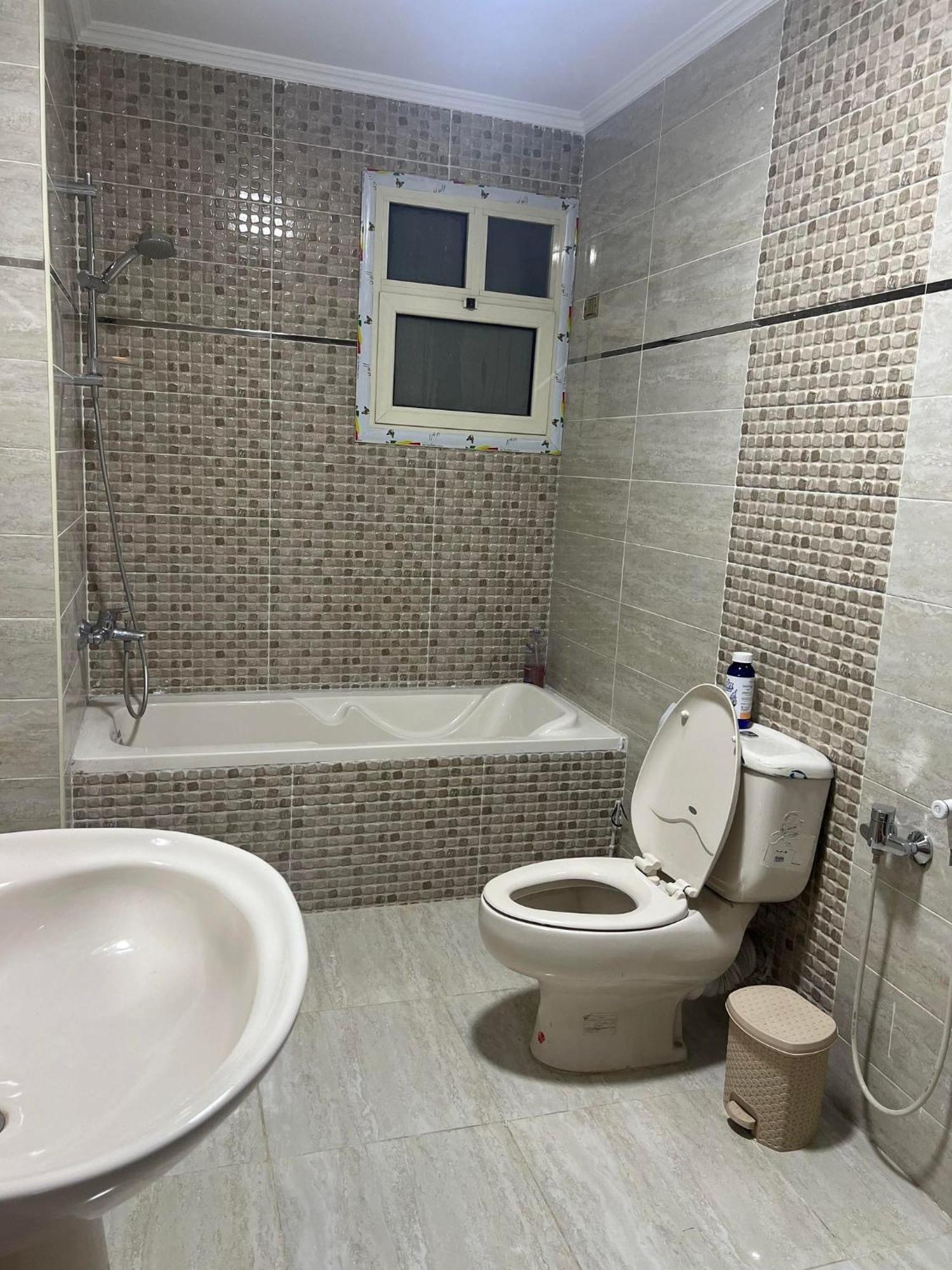 Comfy Luxurious Apartments In Central Location In Mansheyet El Bakry East カイロ エクステリア 写真